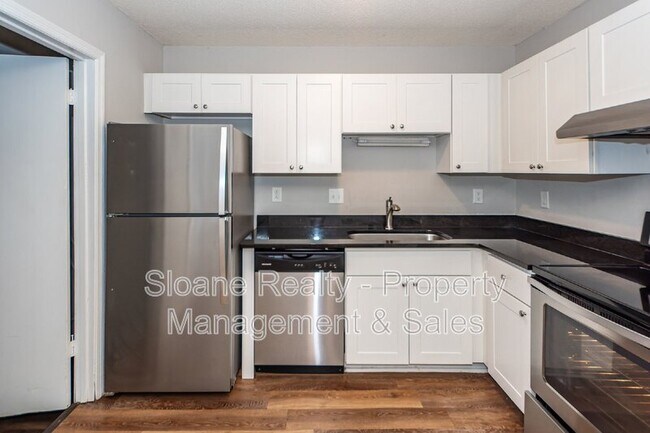 Building Photo - 296 Fleming Rd