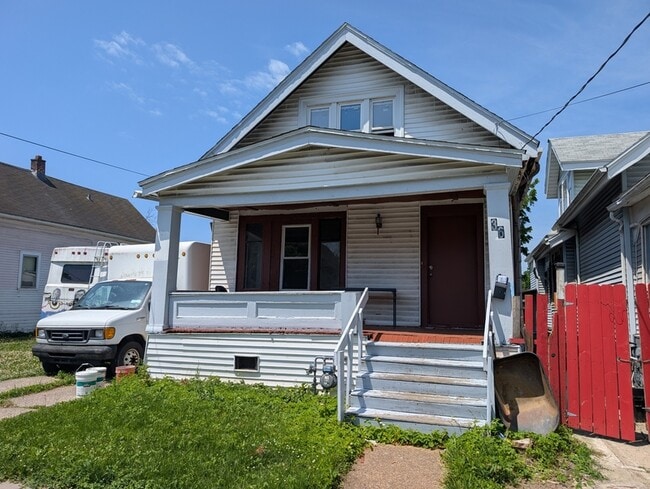 Primary Photo - 36 Cornwall Ave