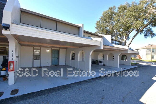 Building Photo - 2241 9th St SE