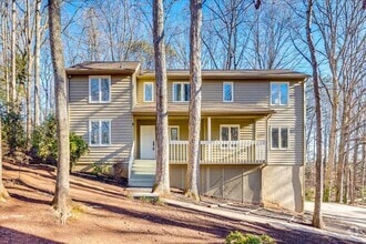 Building Photo - River Hills: 3 BR with 2 Full & 2 Half Baths