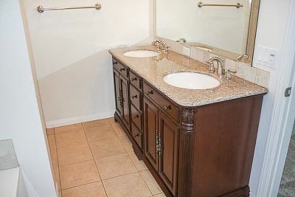 Building Photo - 1918 Kelly Ave