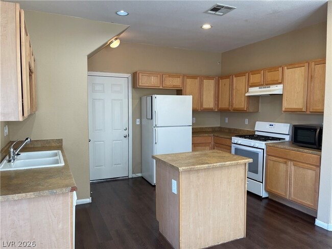 Building Photo - 733 Emerald Idol Pl