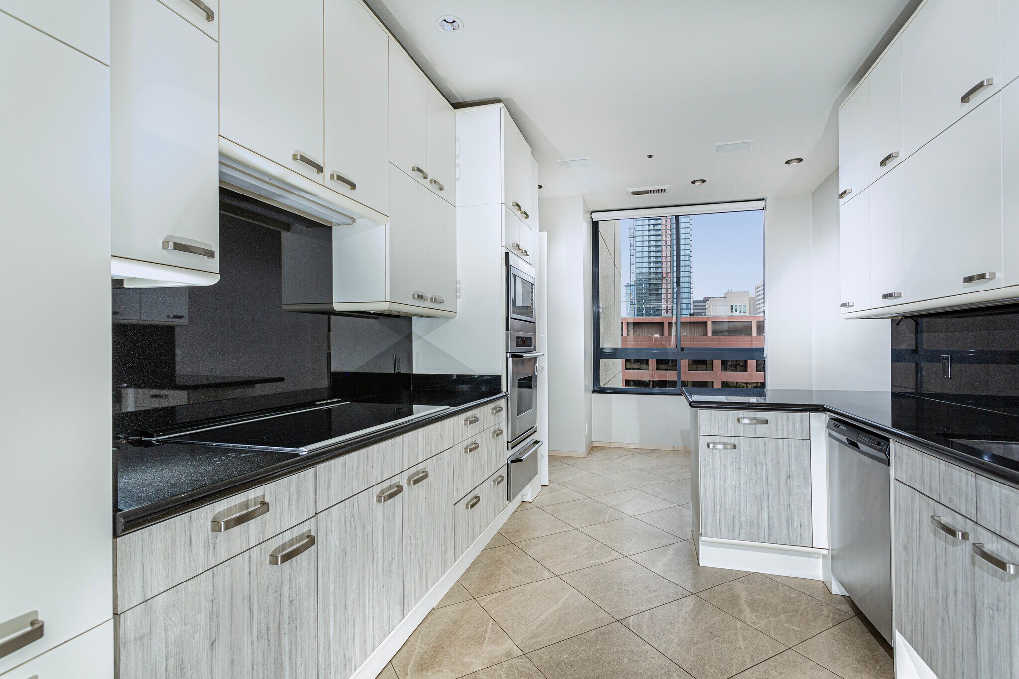 Building Photo - 700 Front St