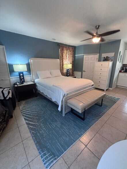 Primary Photo - 402 Hillside Ave