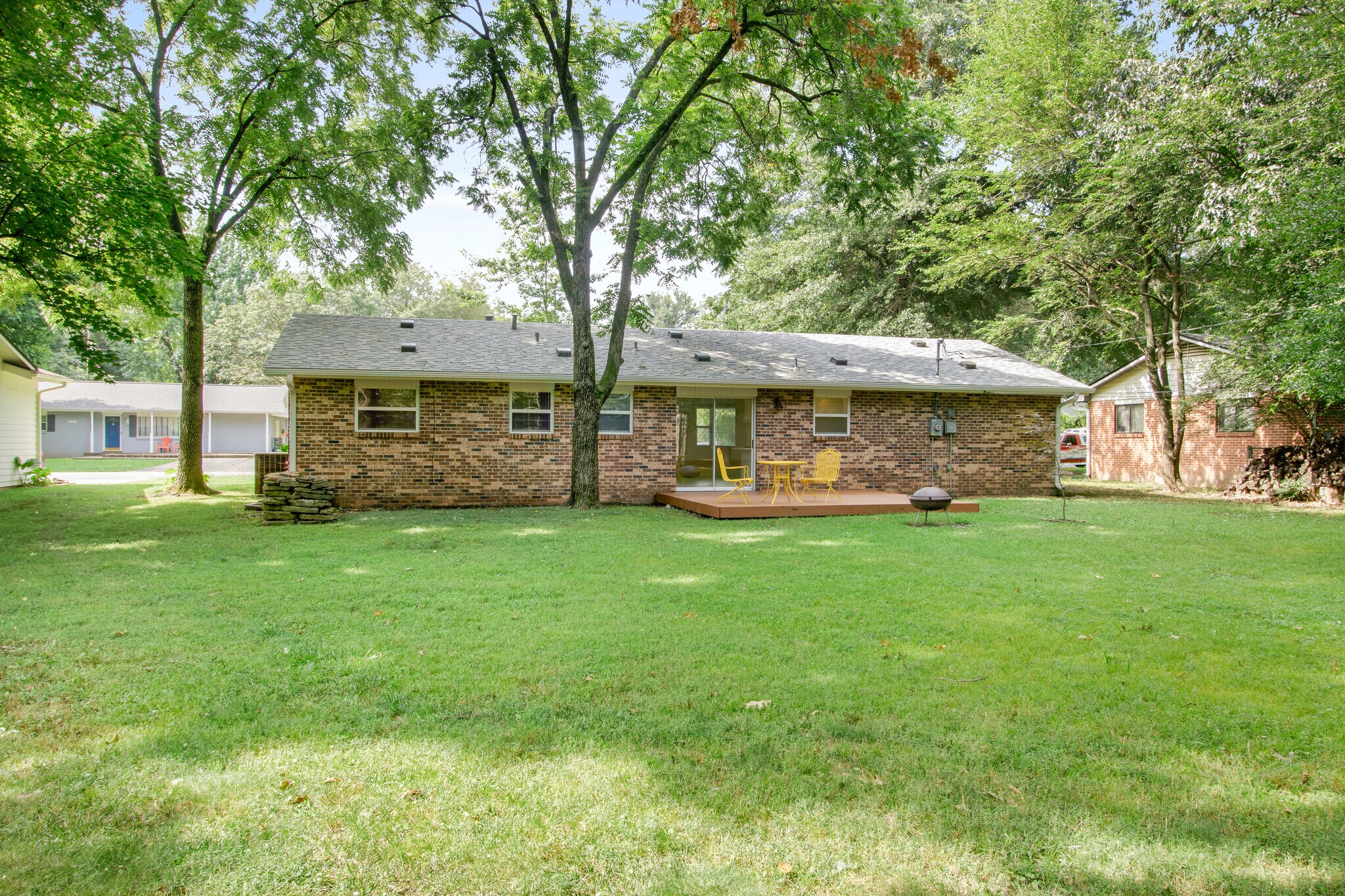 Building Photo - 840 W Davis St