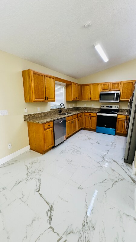 Building Photo - 92 Dogwood Dr Loop