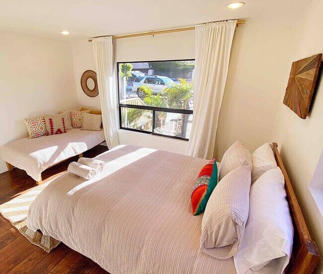 Building Photo - Luxe 3-Bedroom, 3-Bath Beach Home in Encinitas – w Furnished Option! Showing Today!