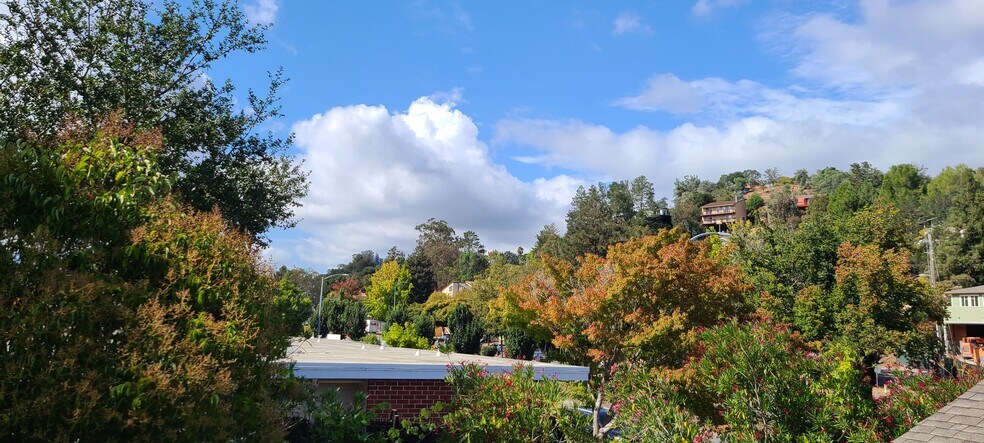 Building Photo - 229 W End Ave