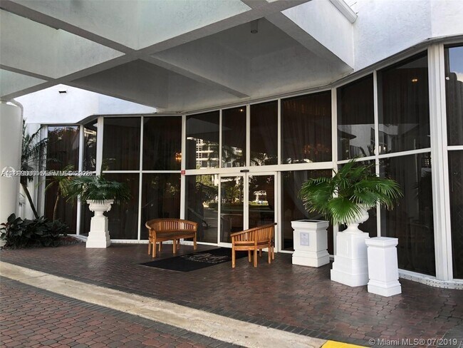 Building Photo - 3530 Mystic Pointe Dr