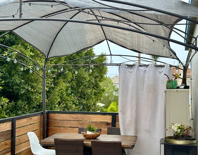 Private Patio facing courtyard - 2337 20th St