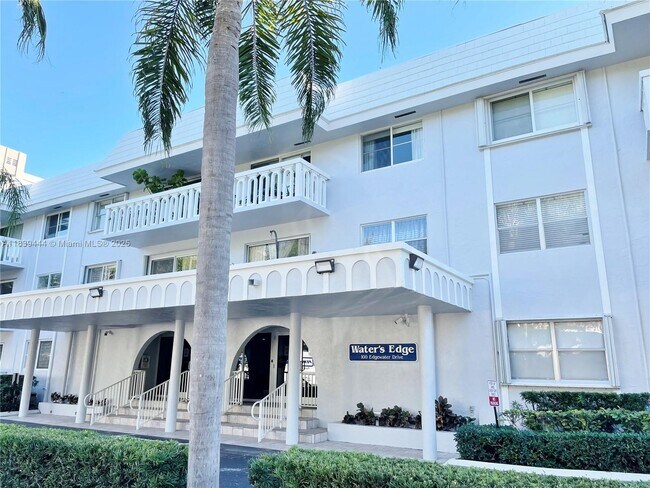 Building Photo - 100 Edgewater Dr