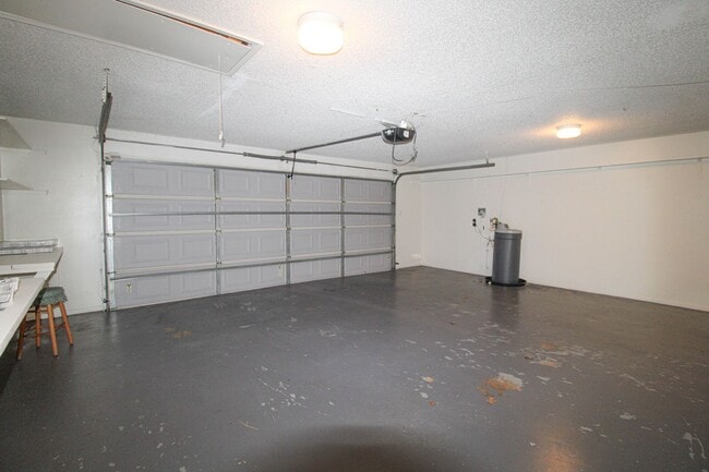 Building Photo - 10323 Quail Meadow St