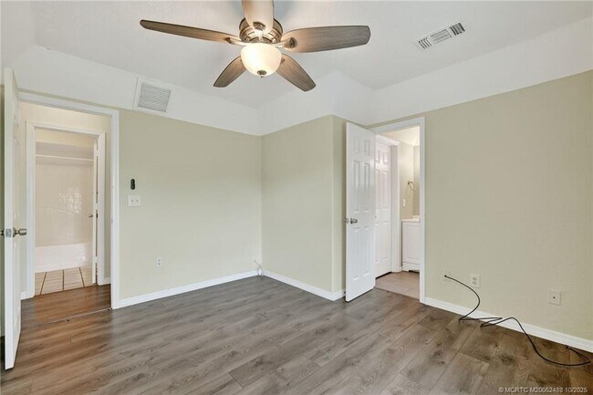 Building Photo - 3171 SW Crumpacker St