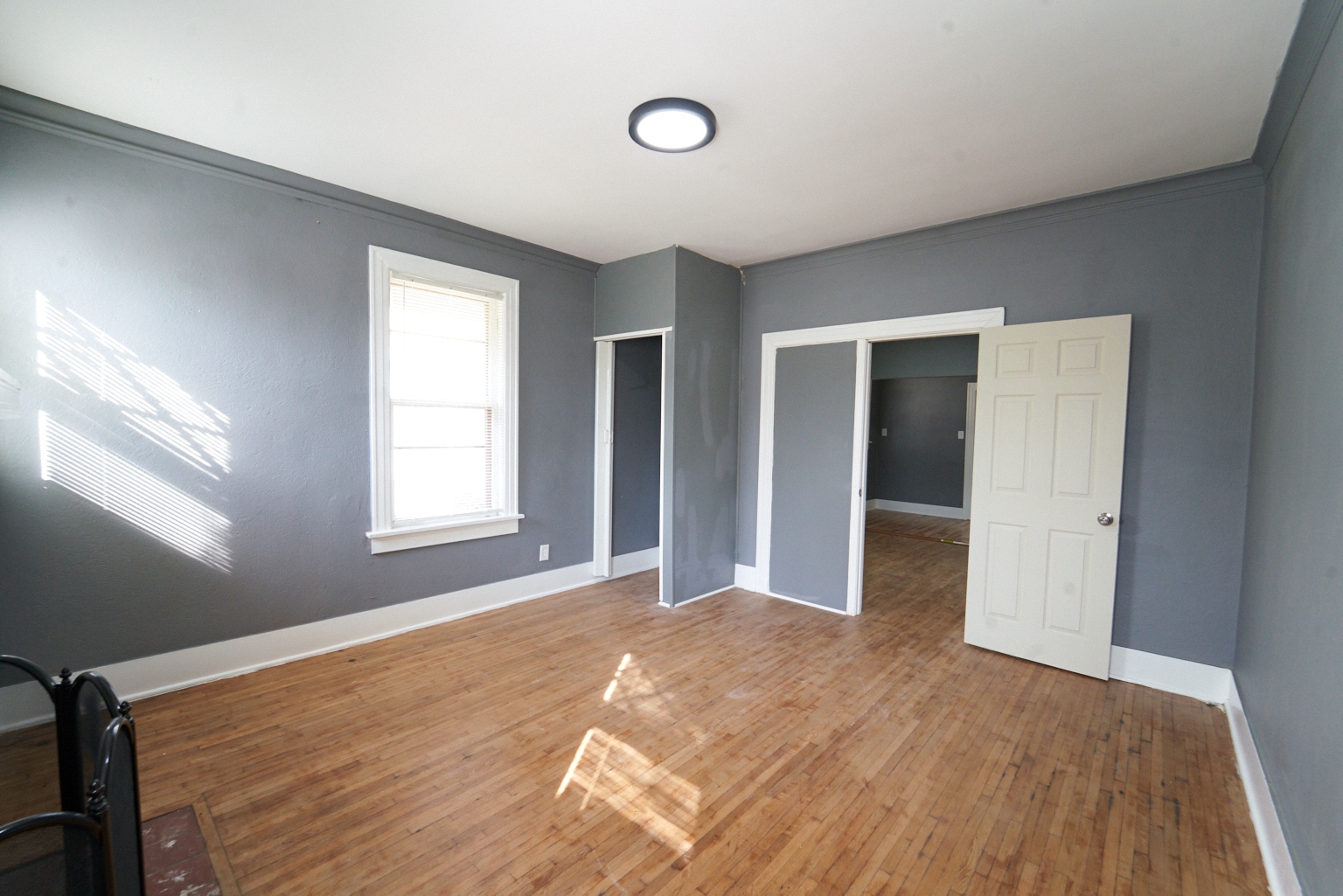 Building Photo - 910 N Evergreen St