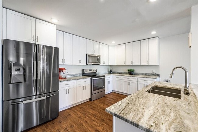 Building Photo - 409 Seawind St