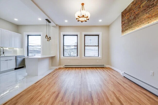 Building Photo - 3302 Palisade Ave