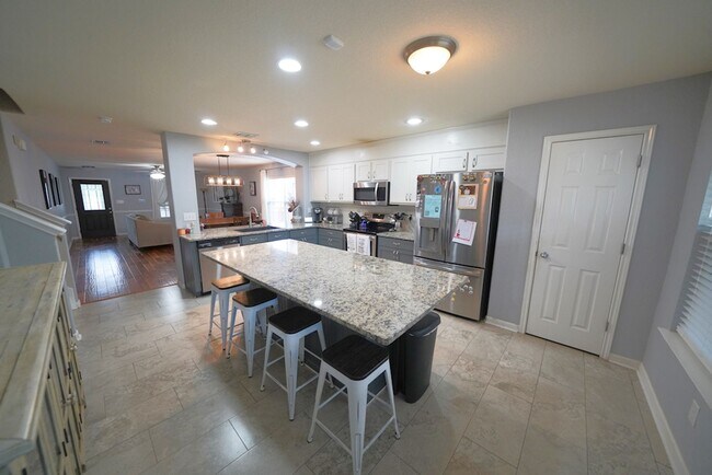 Building Photo - Gorgeous 5 Bedroom Rental in Cibolo! Realtor Commmission: $400