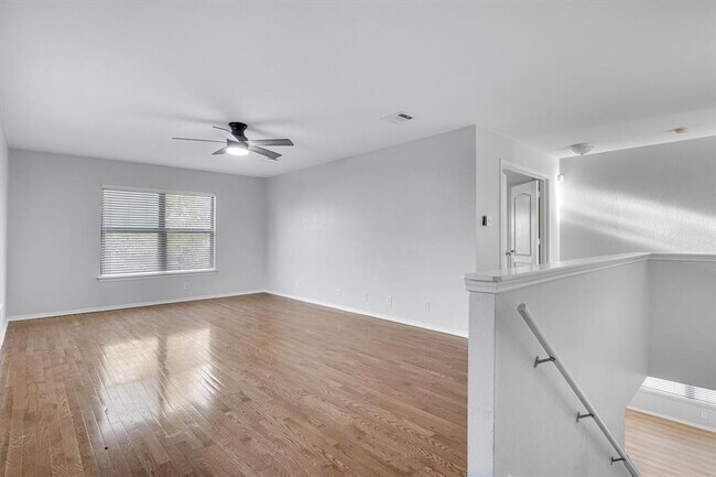 Building Photo - 1434 Meadow Pkwy