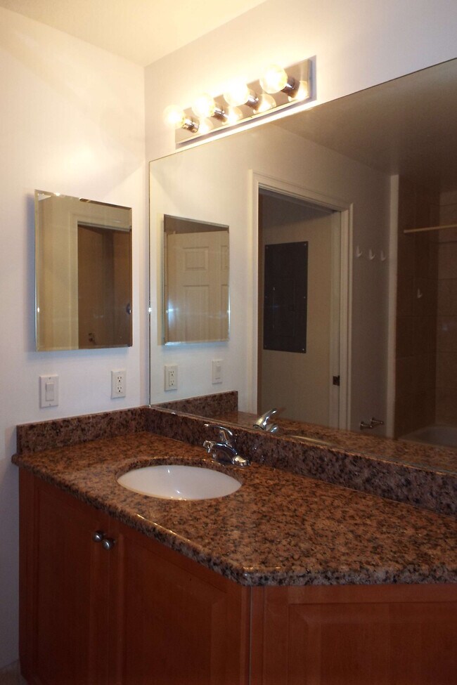 Building Photo - 13141 Bella Casa Cir