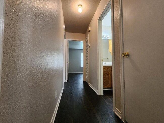 Building Photo - 1807 Windward Dr