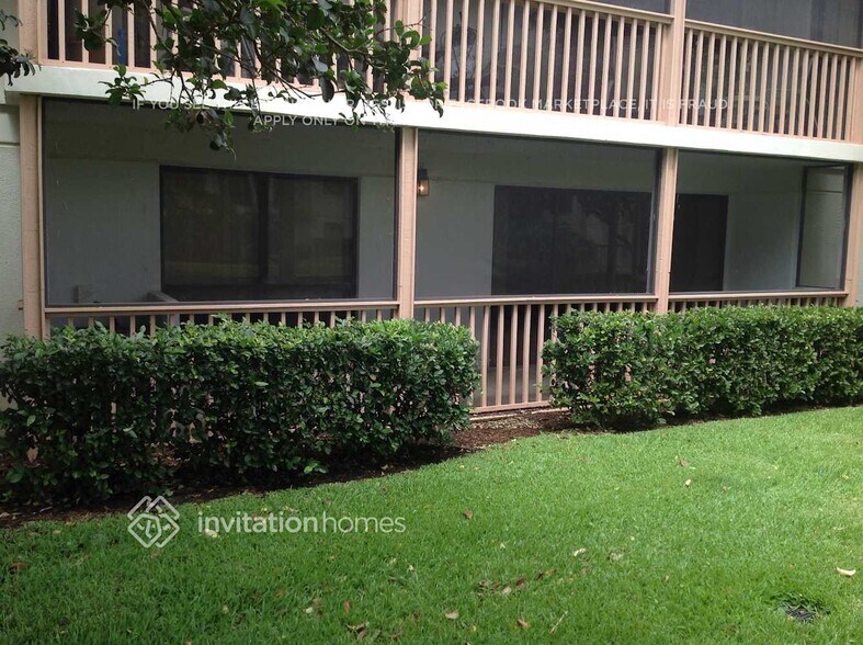 Building Photo - 427 Bracken Wood Ln N