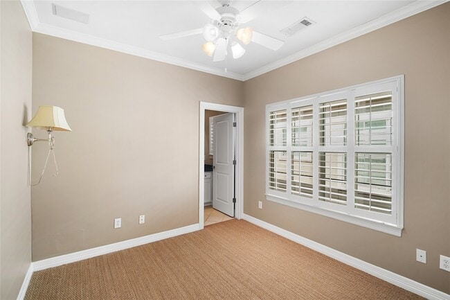 Building Photo - 2150 Bancroft Ln