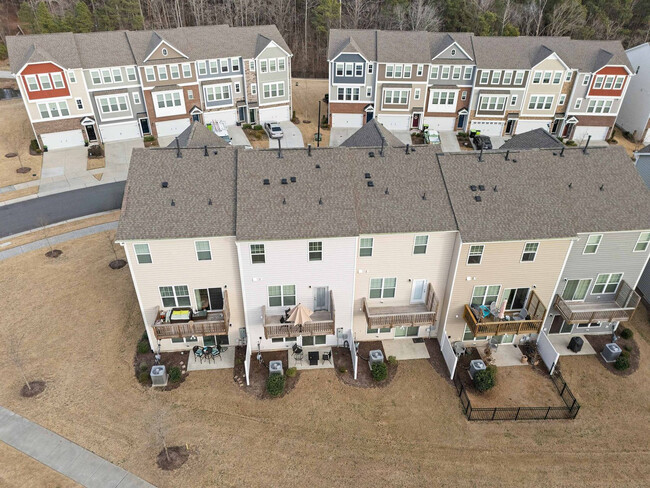 Building Photo - 1010 Falling Rock Pl