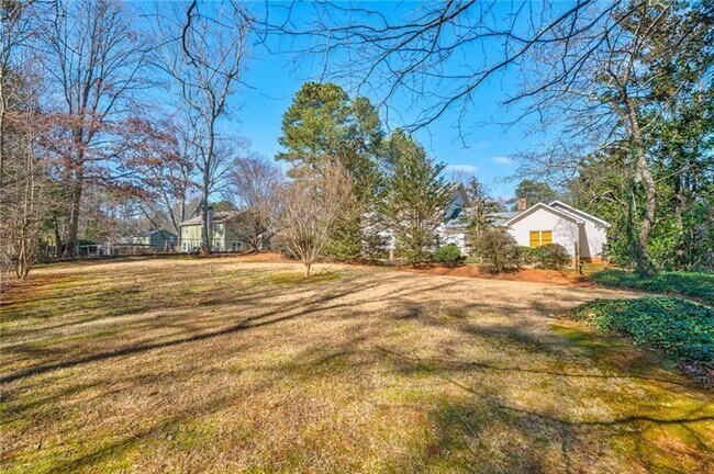 Building Photo - 4010 Mansion Dr