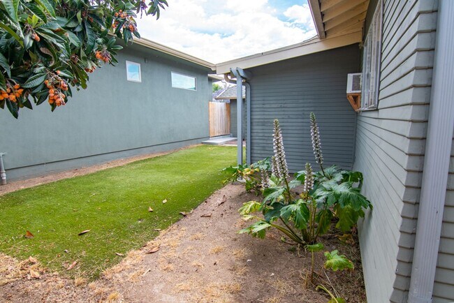 Building Photo - Charming 3-Bedroom Home for Lease in College West, San Diego