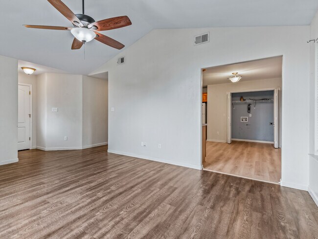Building Photo - 14 Susquehanna Trail