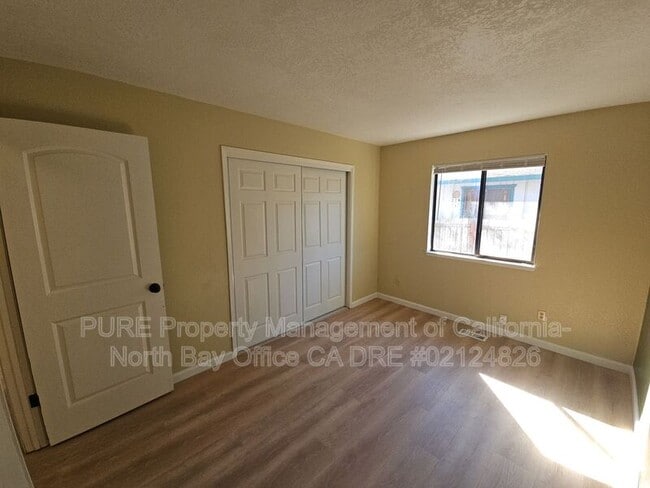 Building Photo - 120 Oak Manor Dr