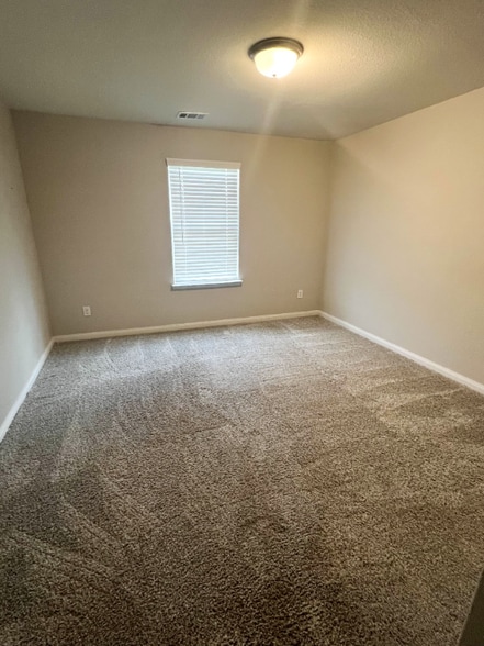 Building Photo - 132 Collin St