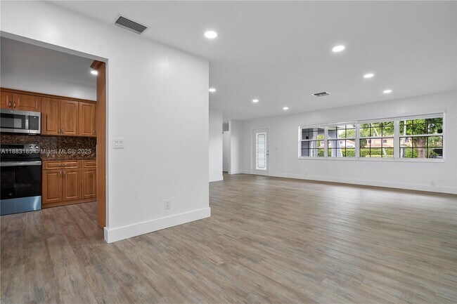 Building Photo - 11240 Sheridan St