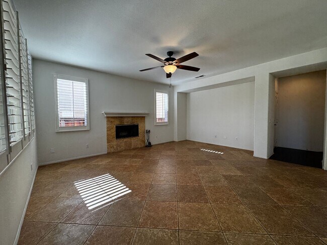 Building Photo - Spacious Temecula House with Bedroom and Bathroom on first floor!