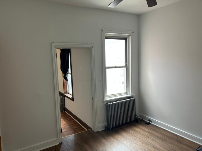 Building Photo - 136 S 12th St