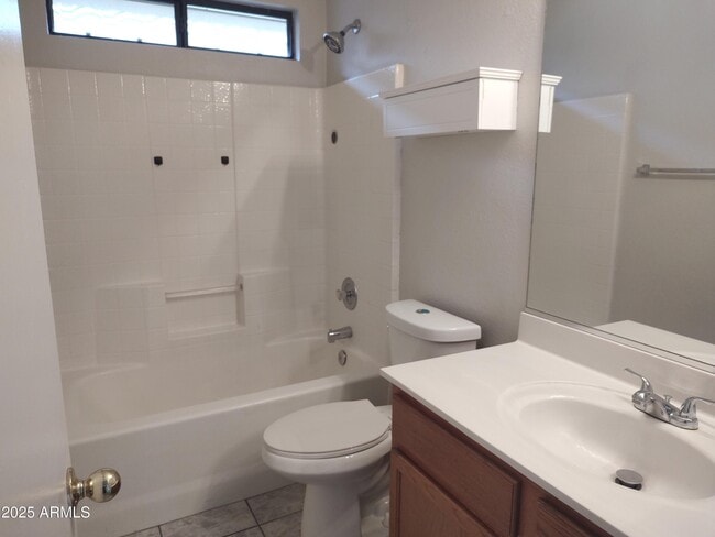 Building Photo - 3220 E Hononegh Dr
