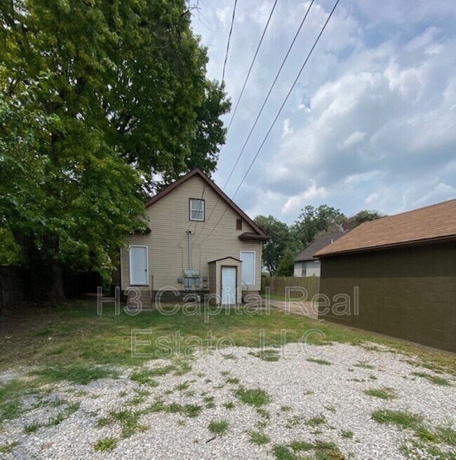 Building Photo - 2120 Lee Ave