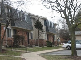 Building Photo - Liberty Commons Townhomes and Apartments