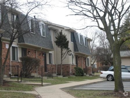 Building Photo - Liberty Commons Townhomes and Apartments