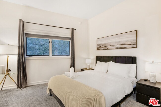 Building Photo - 11037 Anzio Rd