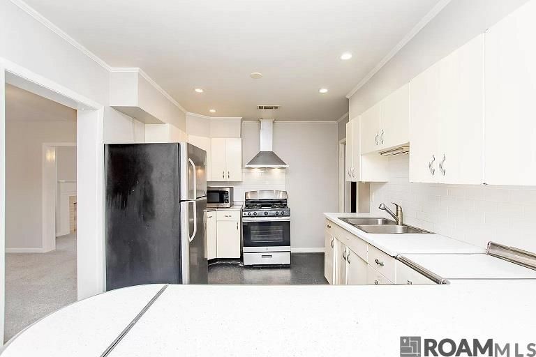 Building Photo - 1725 April St