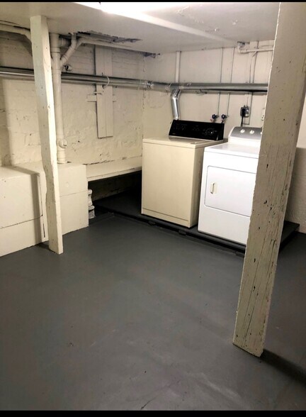 Building Photo - 52 Marlborough Ave