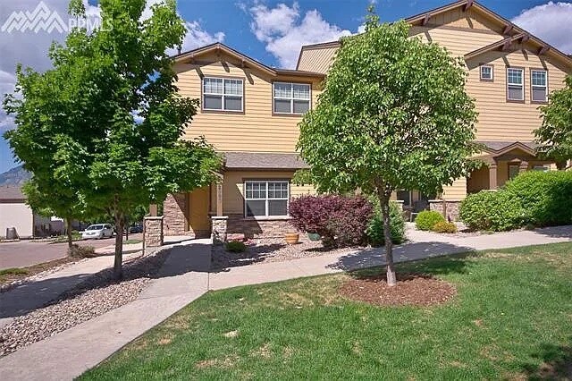 Building Photo - 2083 St Claire Park Aly