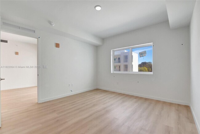 Building Photo - 1715 N Dixie Hwy