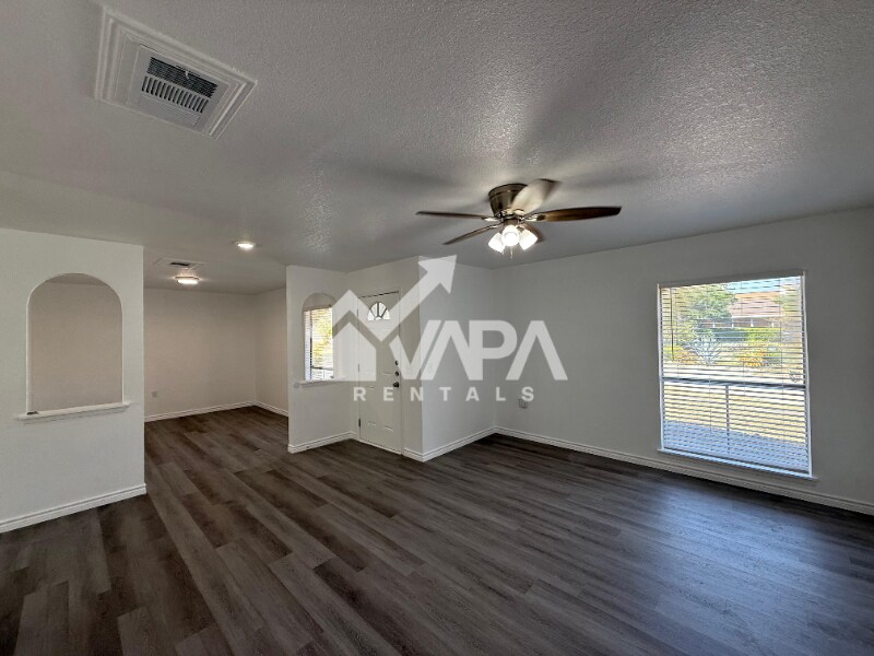 Building Photo - 10310 Little Sugar Creek