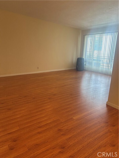 Primary Photo - 504 S Manhattan Pl