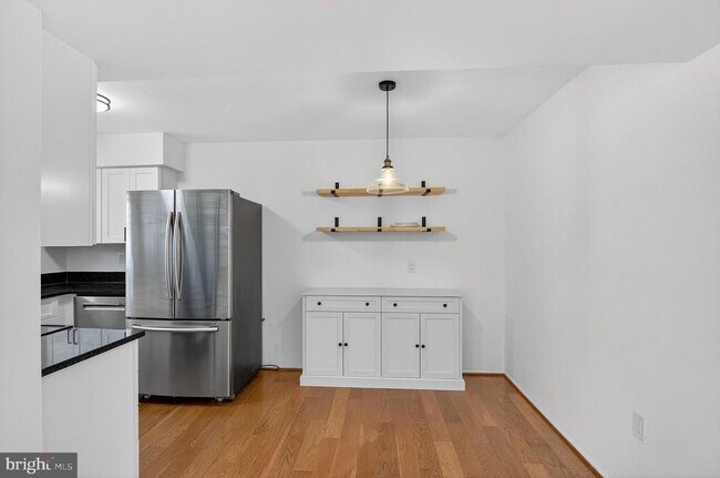 Building Photo - 7753 Inversham Dr