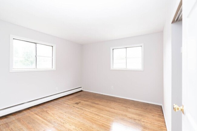 Building Photo - 154 Woodhill Dr