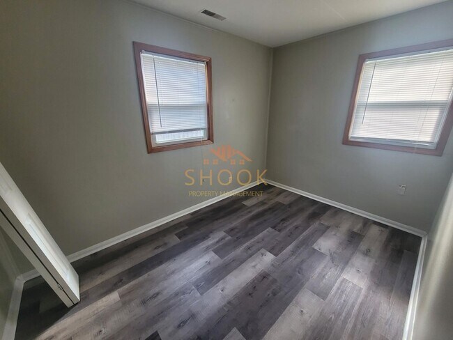 Building Photo - COZY AND AFFORDABLE 2 BR HOME