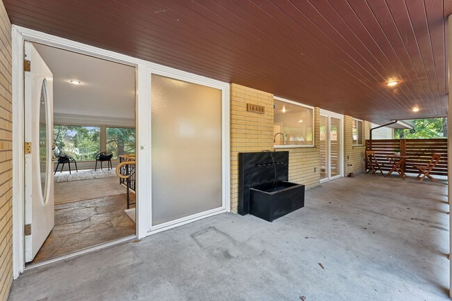 Building Photo - Mid-Century Gregory Heights 4 bedroom 2.25...